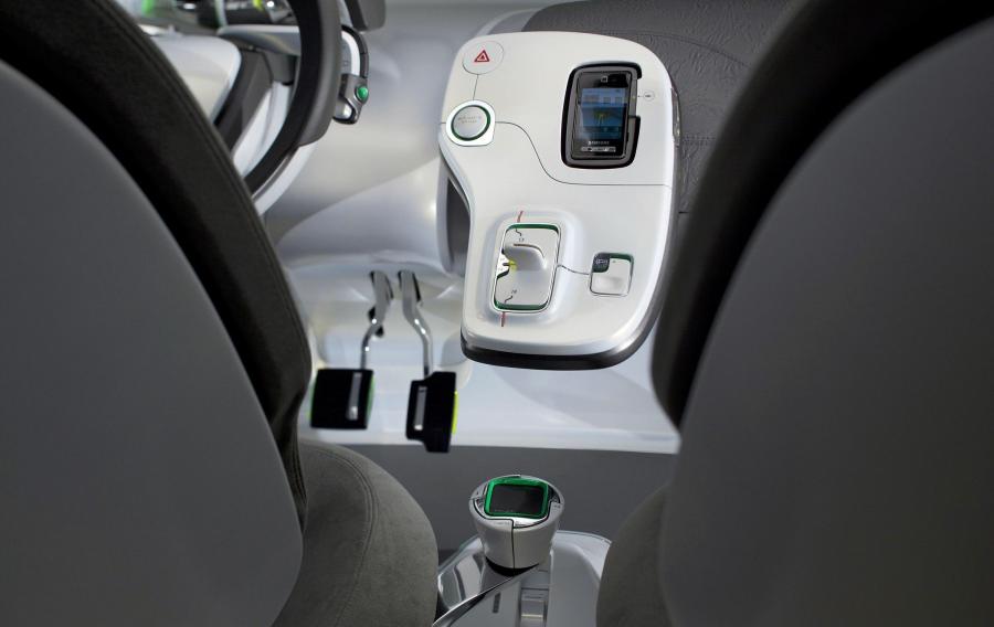  Renault Z.E. Concept 2008 года  (фото 3 из 90)
